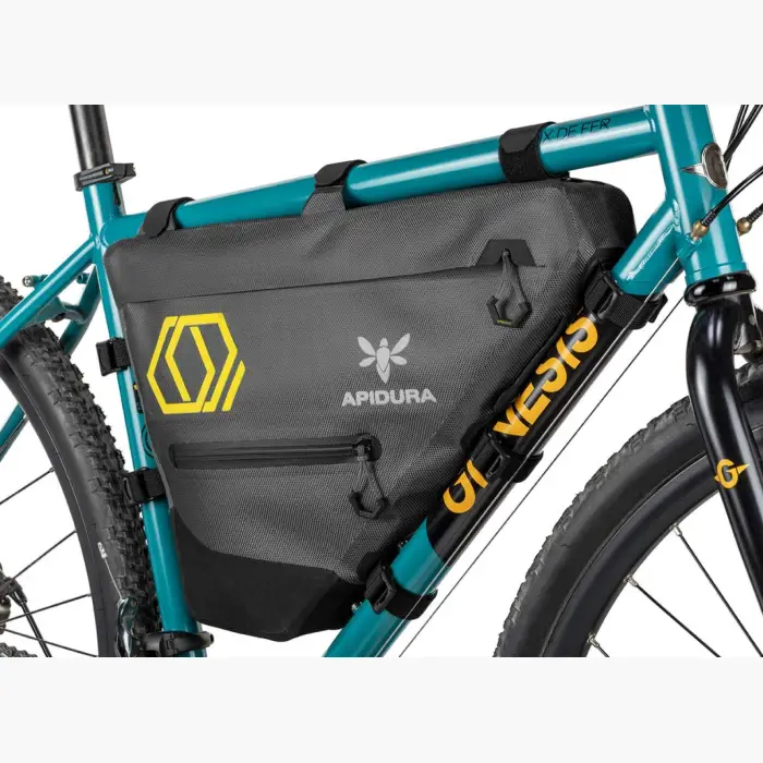 apidura-expedition-full-frame-pack-6l-on-bike