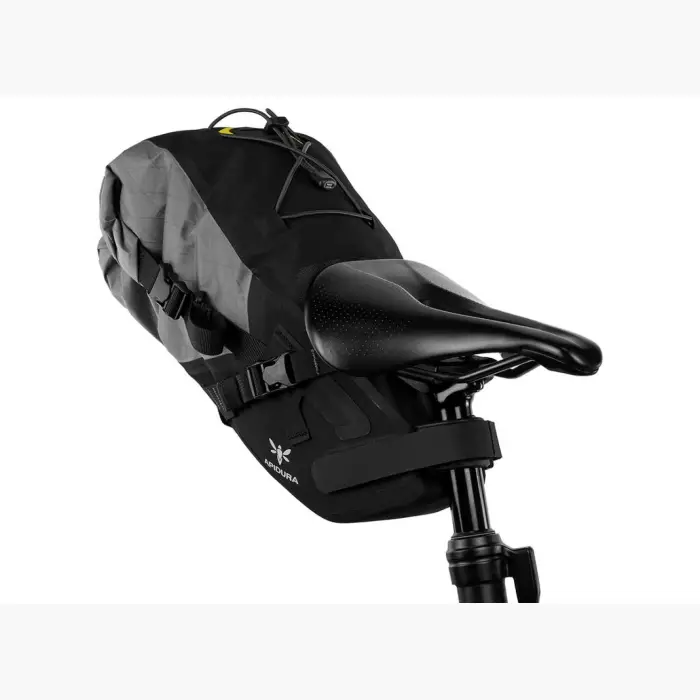 apidura-backcountry-saddle-pack-6l-on-bike-2